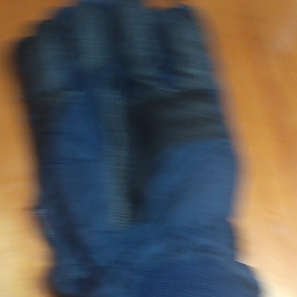 Hat and gloves bundle - Picture 3 of 14